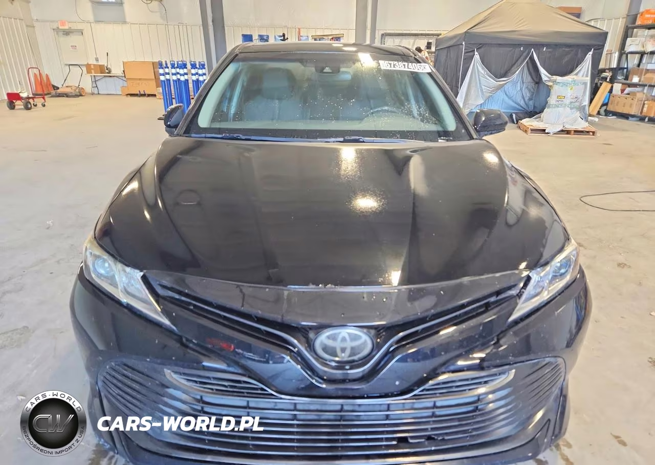 2018 Toyota Camry Le VIN:4T1B11HK7JU588454 - 5