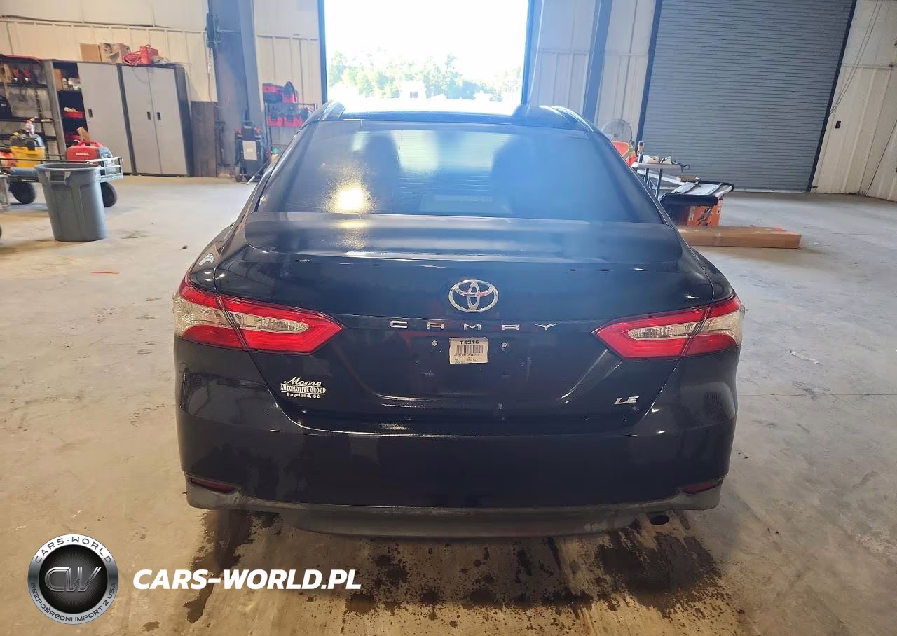 2018 Toyota Camry Le VIN:4T1B11HK7JU588454 - 6