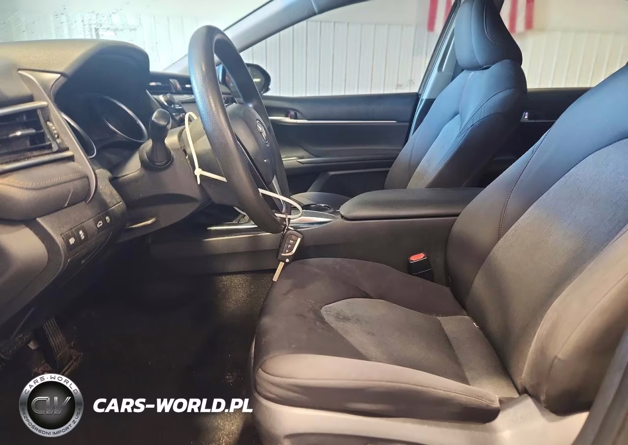 2018 Toyota Camry Le VIN:4T1B11HK7JU588454 - 7