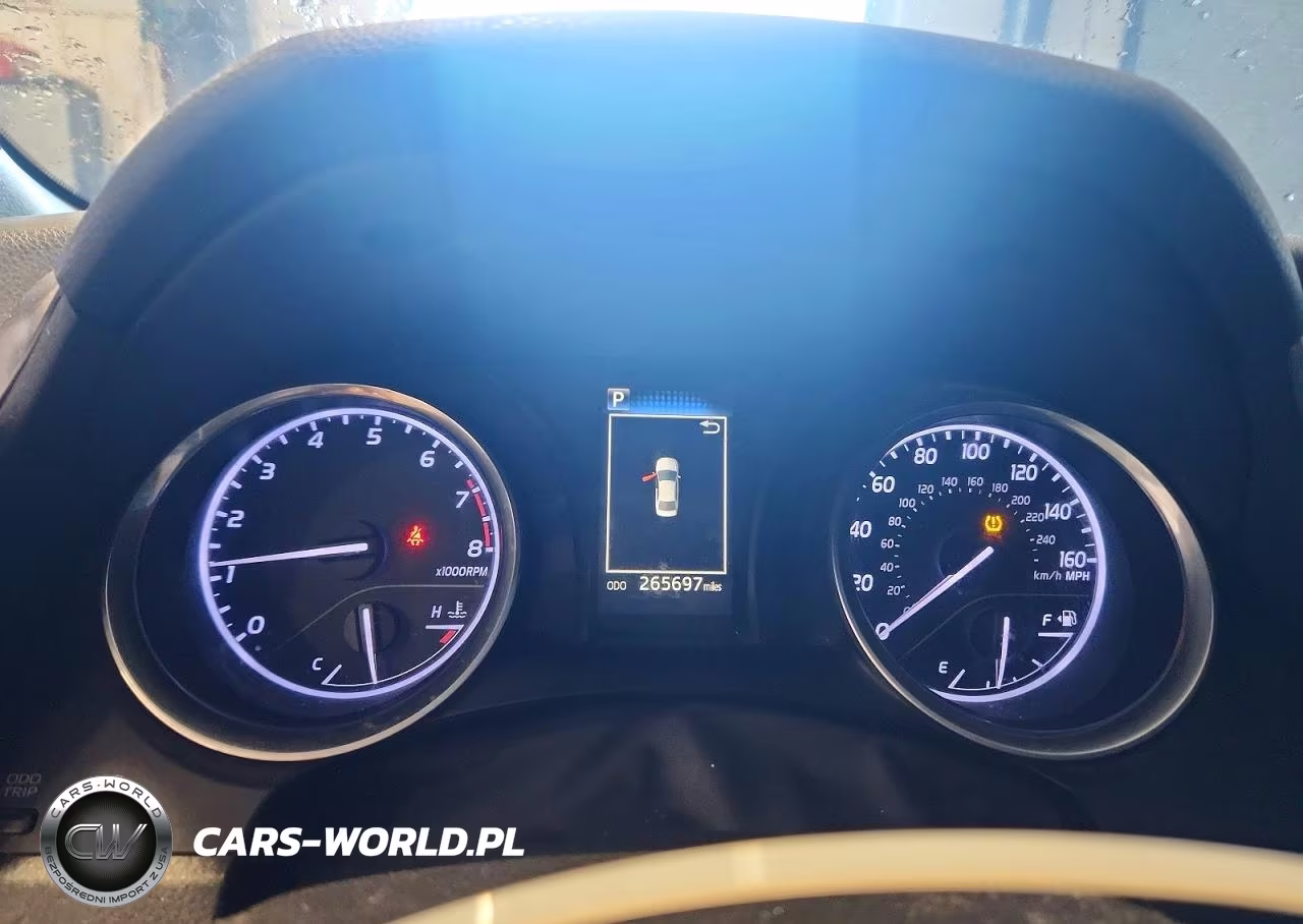 2018 Toyota Camry Le VIN:4T1B11HK7JU588454 - 9