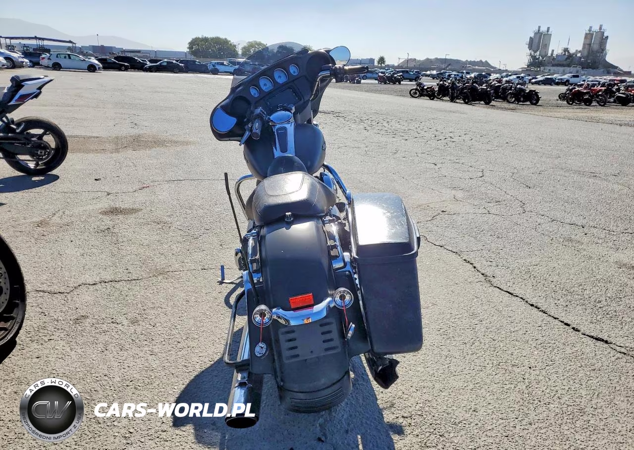 2014 Harley-Davidson Flhx Street Glide VIN:1HD1KBM1XEB671912 - 4