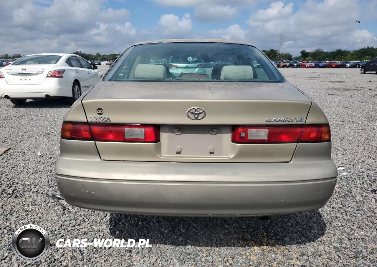 1999 Toyota Camry Le VIN:JT2BG22KXX0298283 - 6