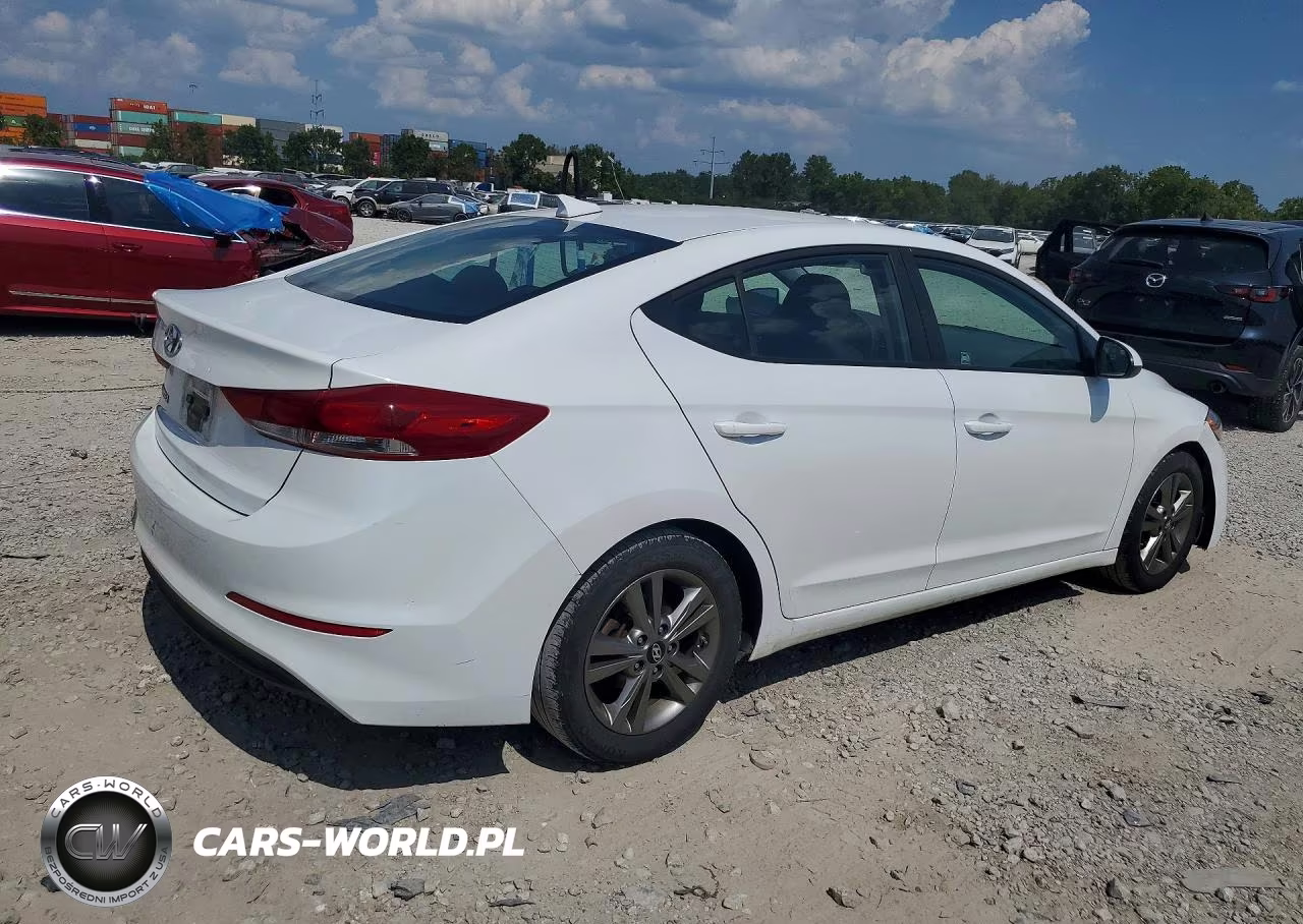 2018 Hyundai Elantra Sel VIN:5NPD84LF2JH316974 - 3