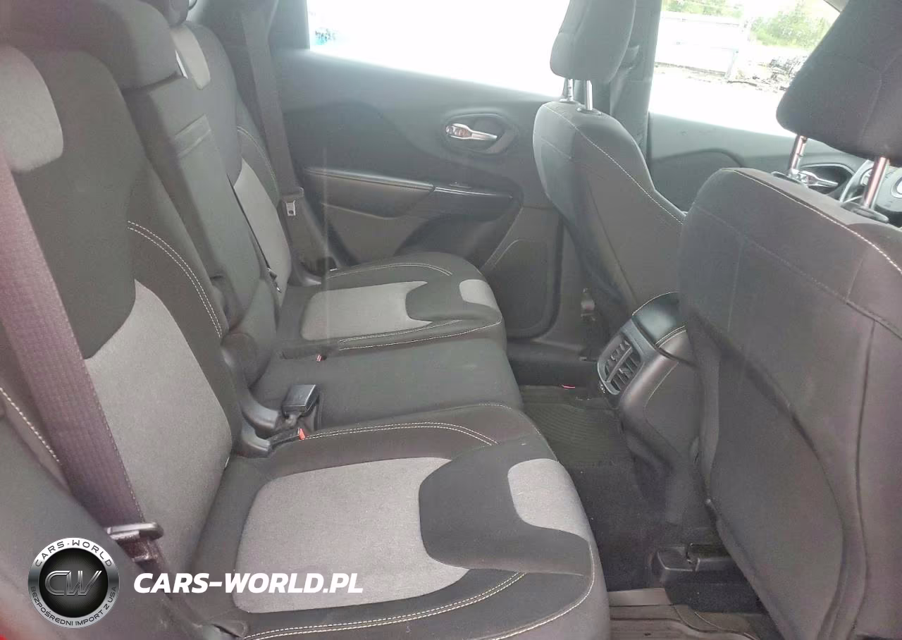 2014 Jeep Cherokee Latitude VIN:1C4PJMCB0EW141817 - 11