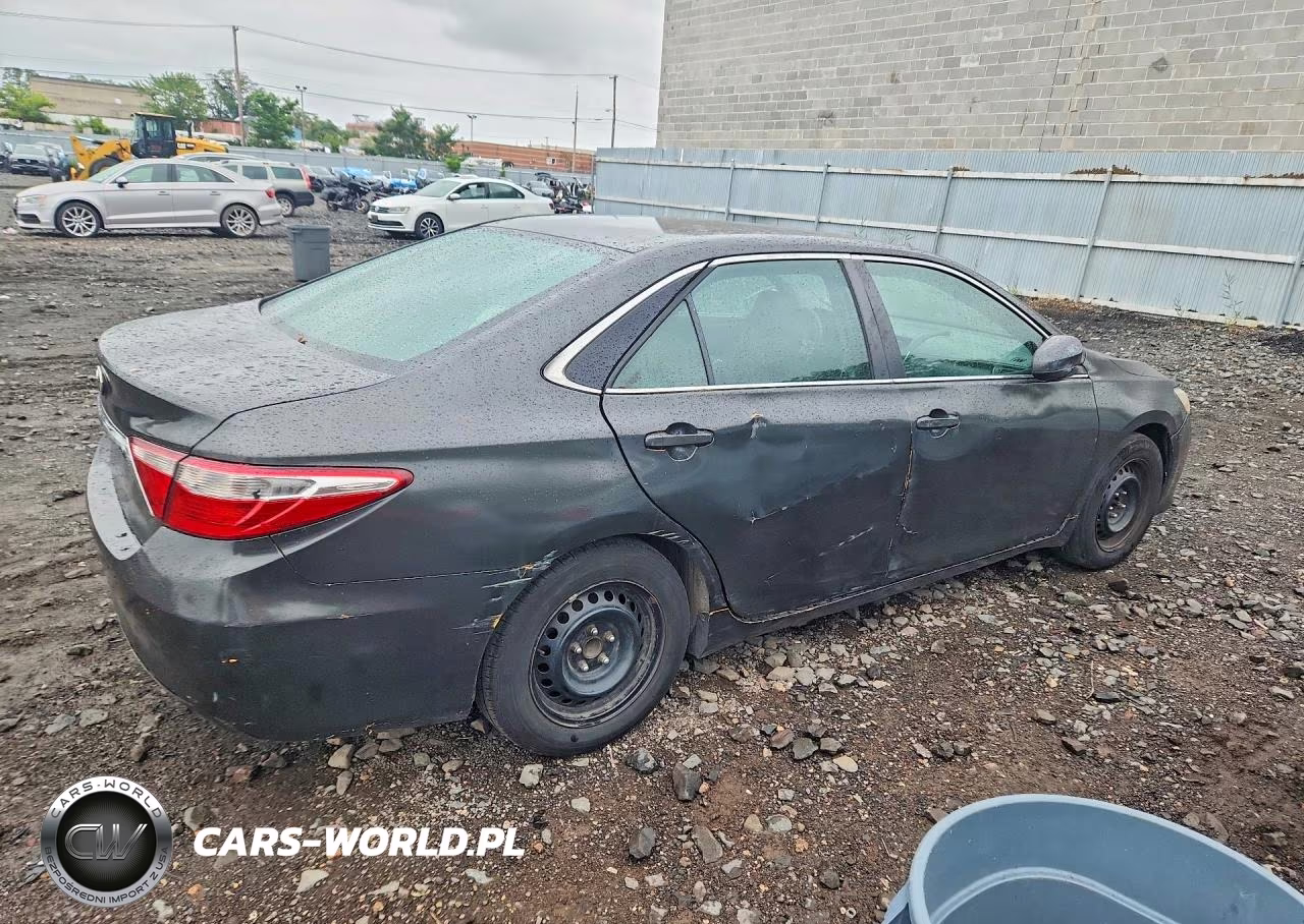2015 Toyota Camry Hybrid Le VIN:4T1BD1FK3FU157921 - 3