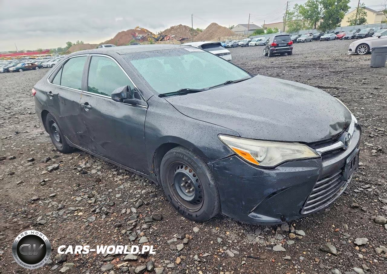 2015 Toyota Camry Hybrid Le VIN:4T1BD1FK3FU157921 - 4