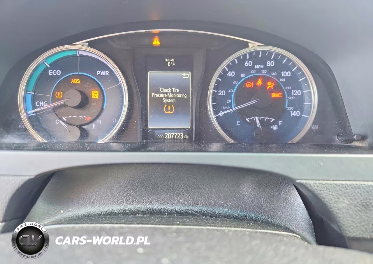 2015 Toyota Camry Hybrid Le VIN:4T1BD1FK3FU157921 - 9