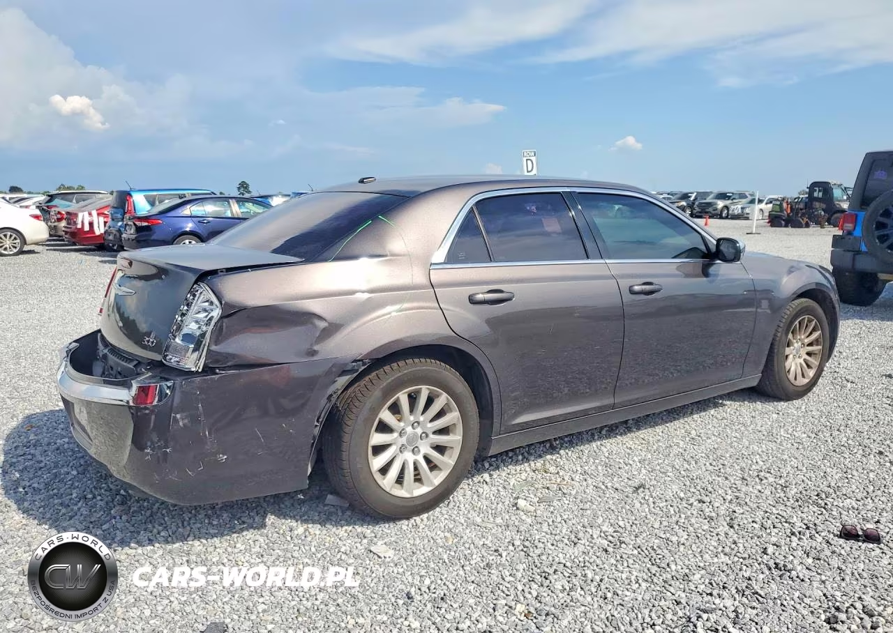 2014 Chrysler 300 VIN:2C3CCAAG3EH354673 - 3