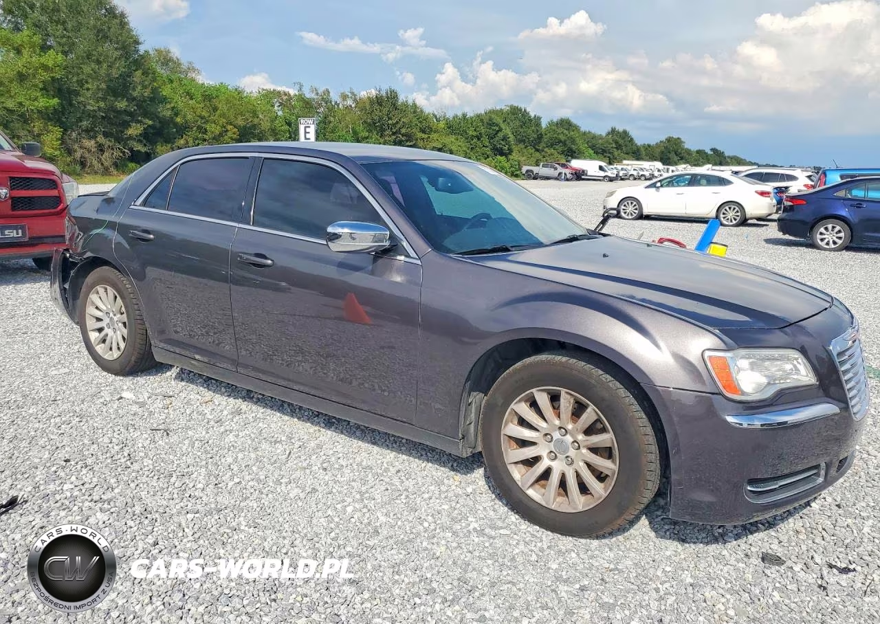 2014 Chrysler 300 VIN:2C3CCAAG3EH354673 - 4
