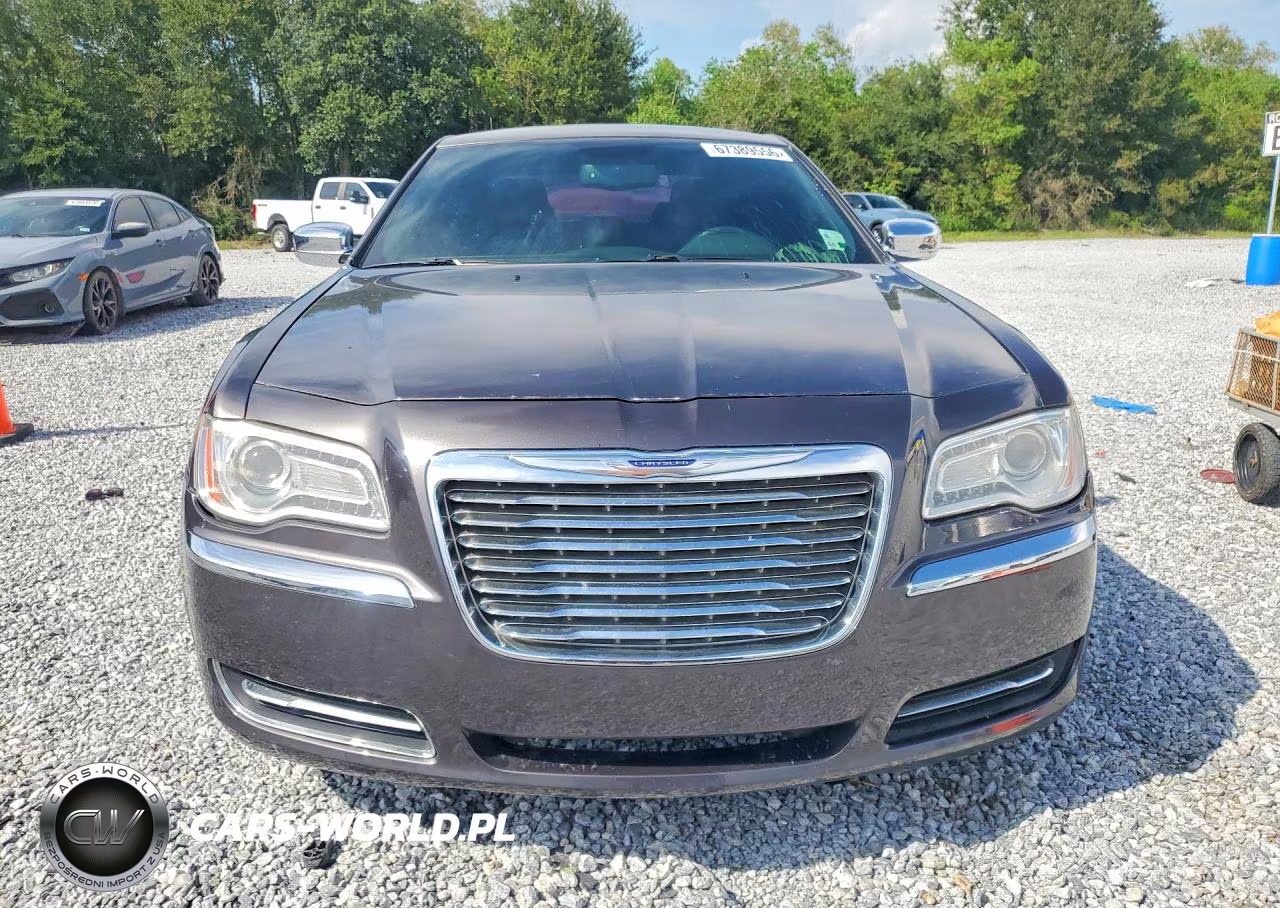 2014 Chrysler 300 VIN:2C3CCAAG3EH354673 - 5