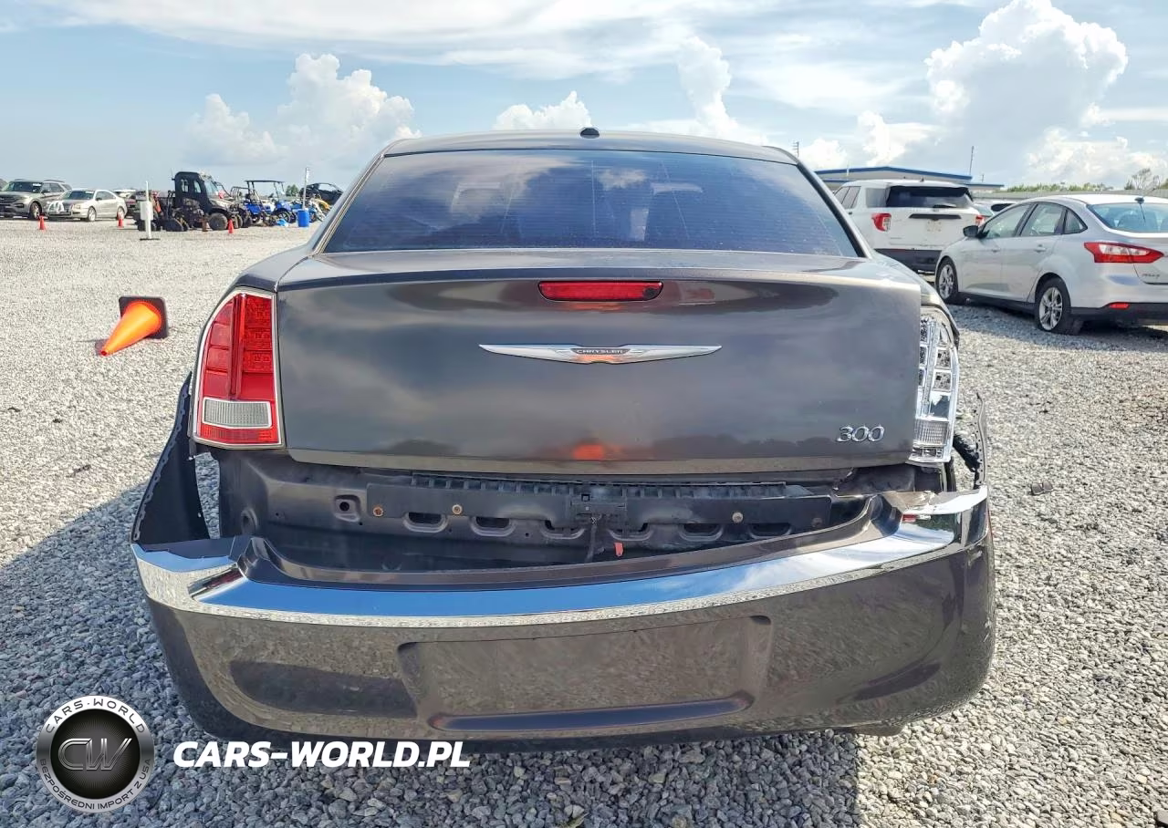 2014 Chrysler 300 VIN:2C3CCAAG3EH354673 - 6