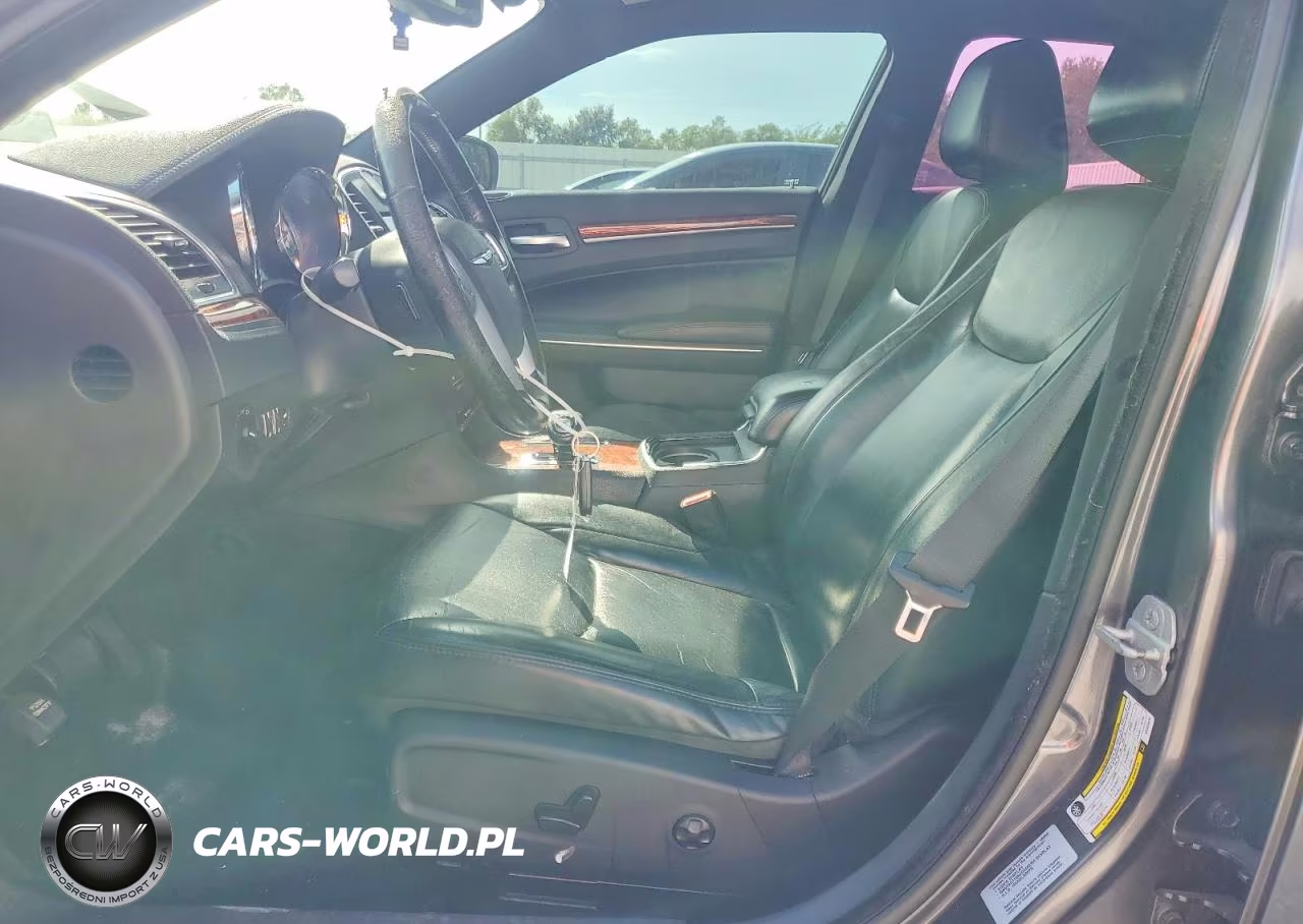 2014 Chrysler 300 VIN:2C3CCAAG3EH354673 - 7