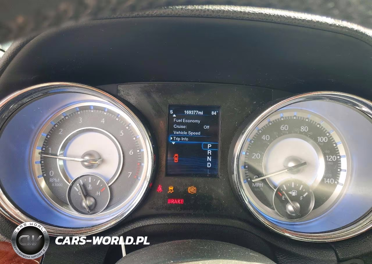 2014 Chrysler 300 VIN:2C3CCAAG3EH354673 - 9