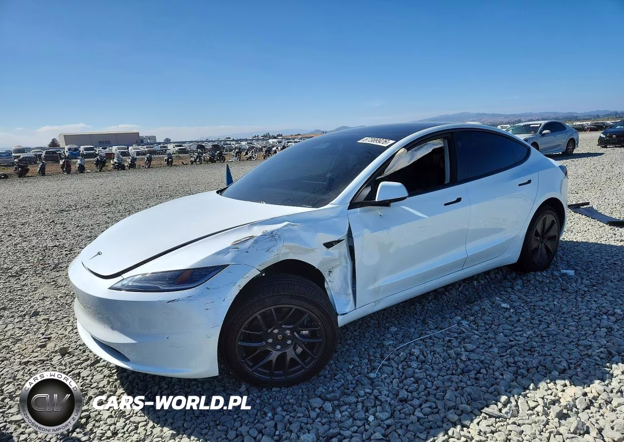 2026 Tesla Model 3 VIN:5YJ3E1EB9TF179112 - 1