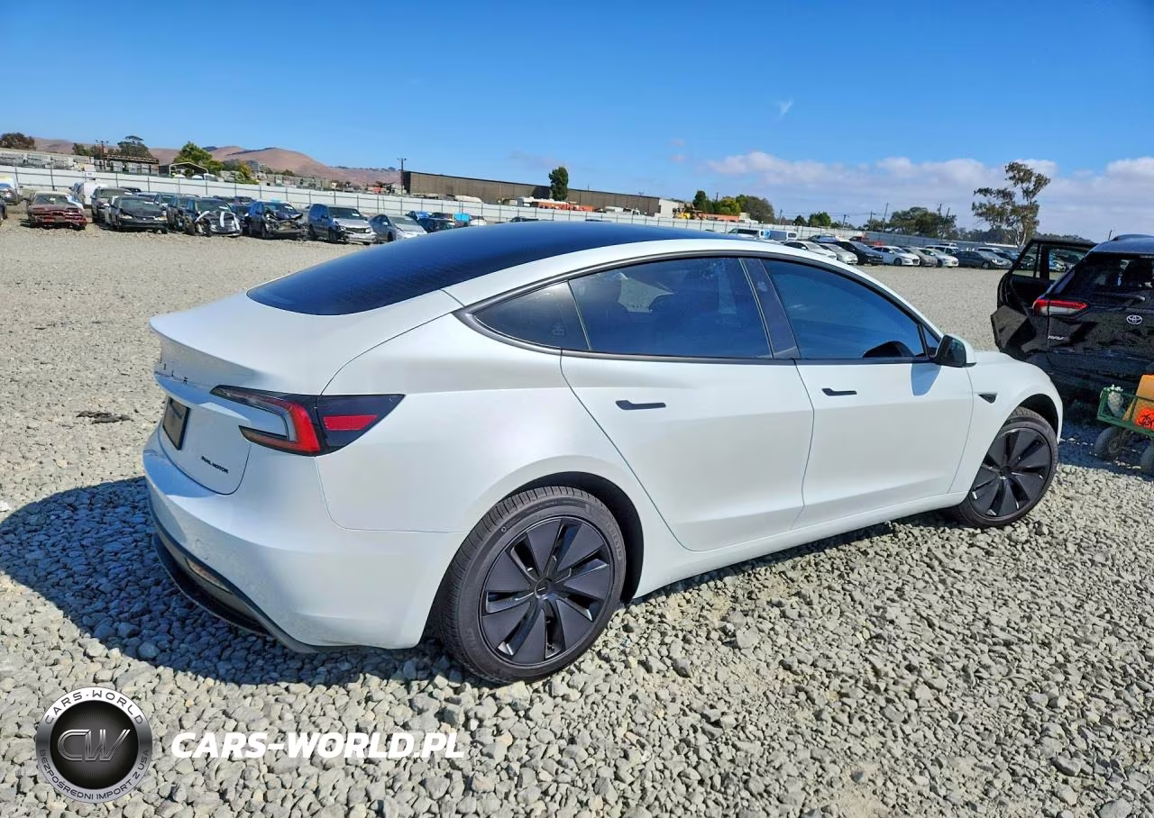2026 Tesla Model 3 VIN:5YJ3E1EB9TF179112 - 3