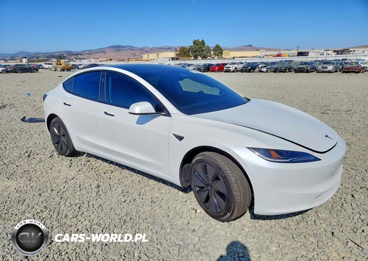 2026 Tesla Model 3 VIN:5YJ3E1EB9TF179112 - 4