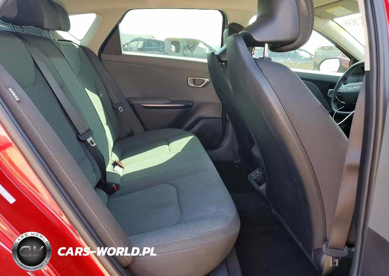 2025 Kia K4 Lxs VIN:3KPFT4DE5SE128596 - 10