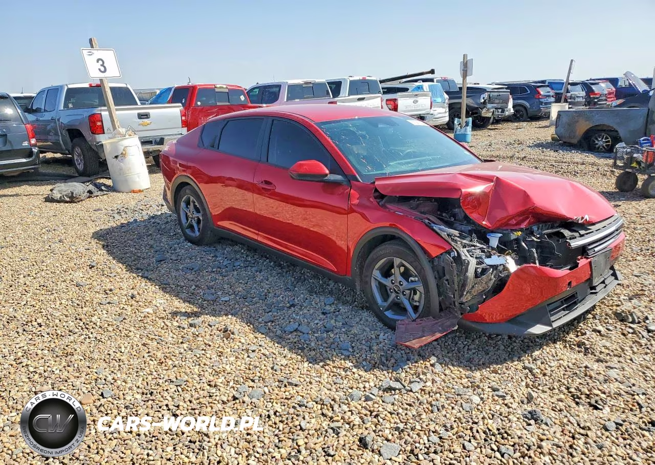2025 Kia K4 Lxs VIN:3KPFT4DE5SE128596 - 4