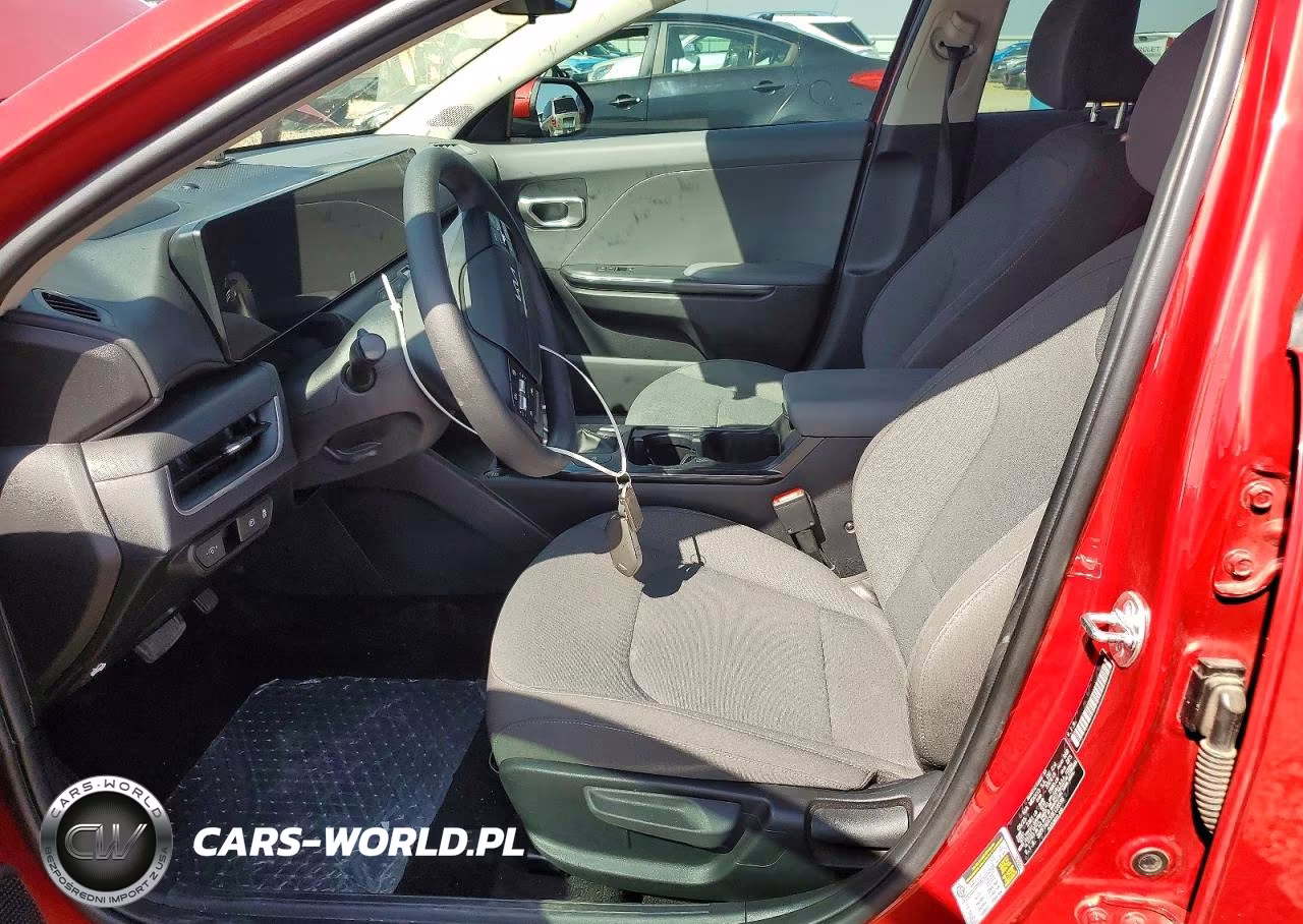 2025 Kia K4 Lxs VIN:3KPFT4DE5SE128596 - 7