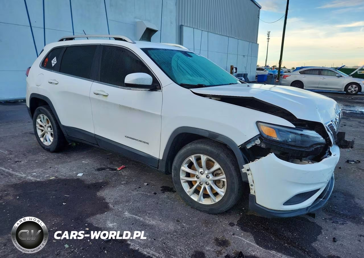 2019 Jeep Cherokee Latitude VIN:1C4PJLCBXKD297171 - 4