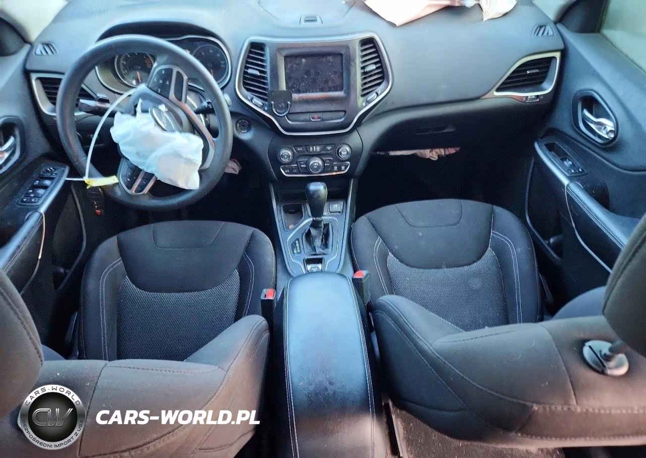 2019 Jeep Cherokee Latitude VIN:1C4PJLCBXKD297171 - 8