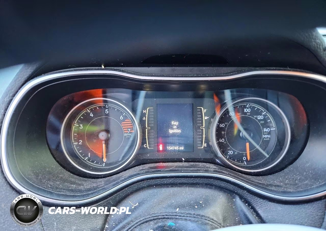 2019 Jeep Cherokee Latitude VIN:1C4PJLCBXKD297171 - 9
