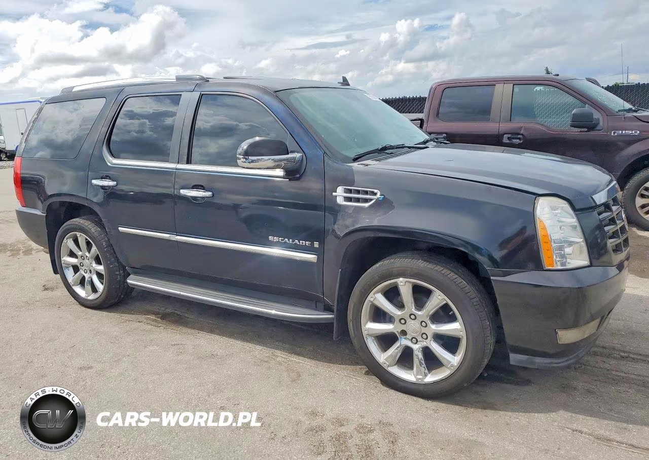 2008 Cadillac Escalade Luxury VIN:1GYEC638X8R215209 - 4