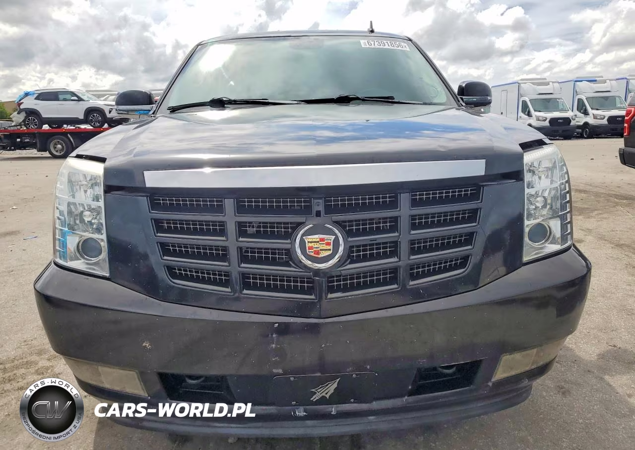 2008 Cadillac Escalade Luxury VIN:1GYEC638X8R215209 - 5