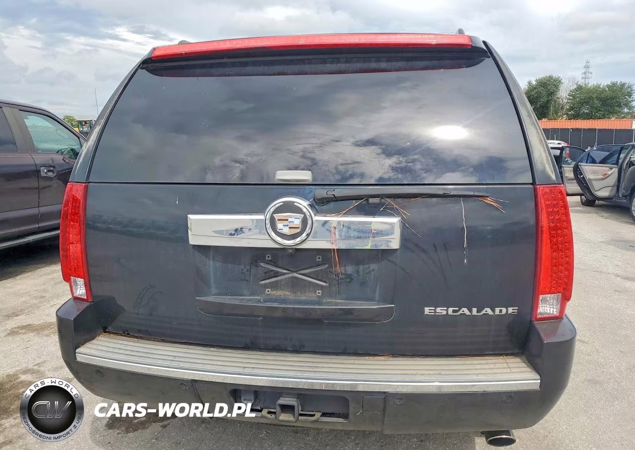 2008 Cadillac Escalade Luxury VIN:1GYEC638X8R215209 - 6