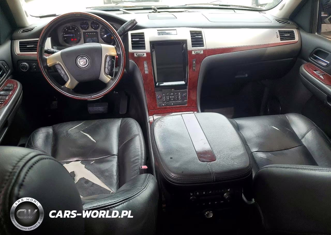 2008 Cadillac Escalade Luxury VIN:1GYEC638X8R215209 - 8