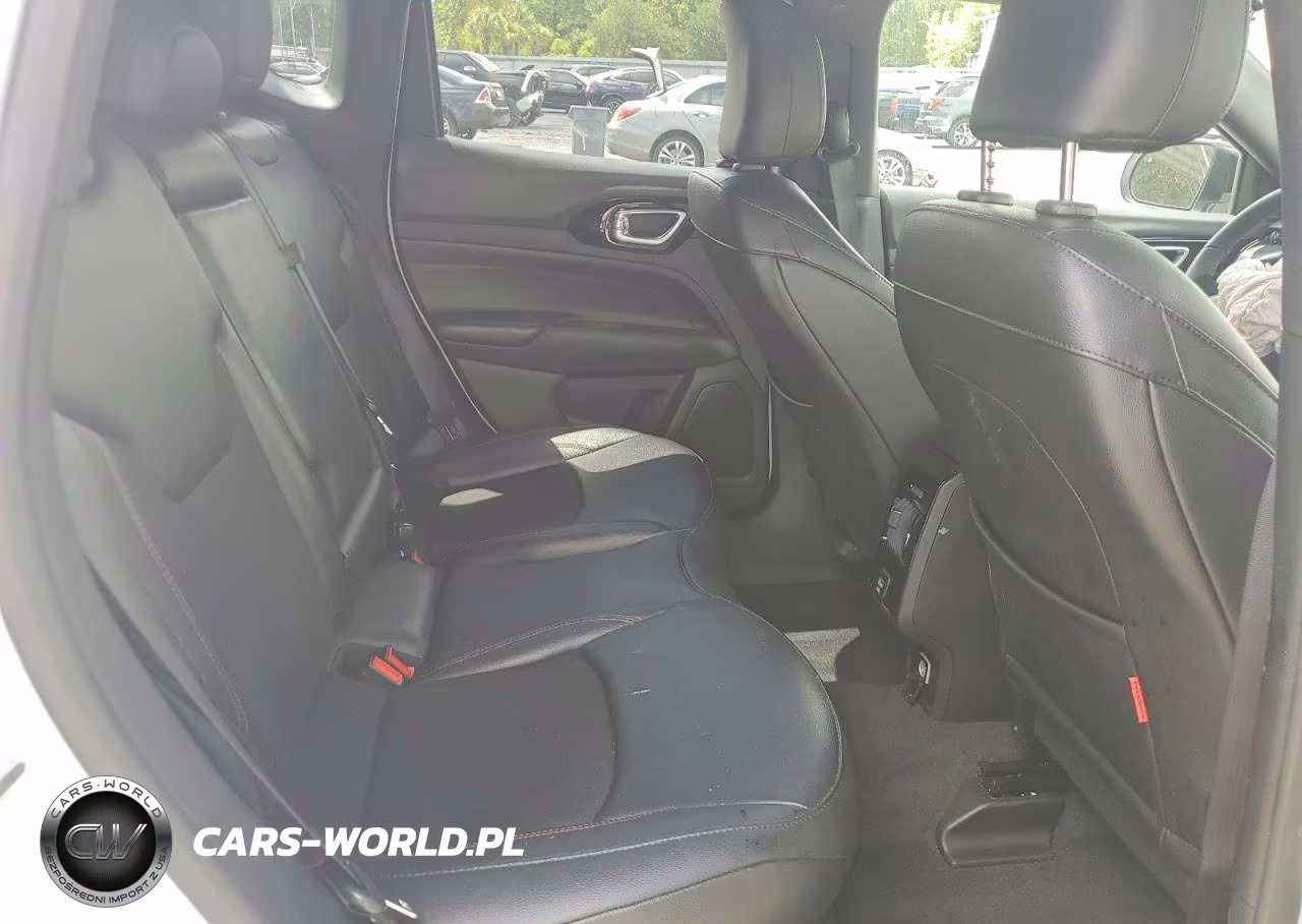 2025 Jeep Compass Trailhawk VIN:3C4NJDDN2ST532467 - 11