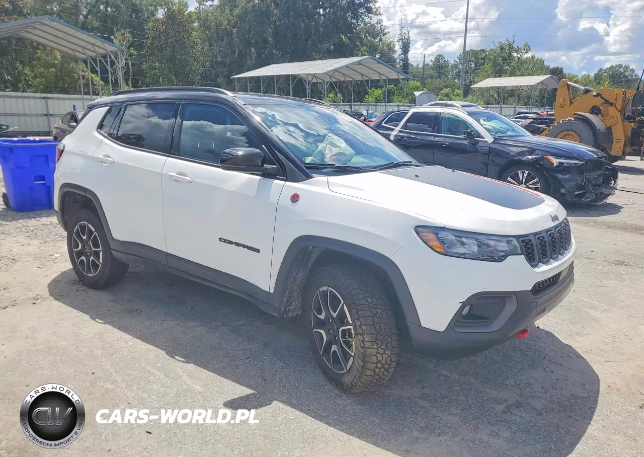 2025 Jeep Compass Trailhawk VIN:3C4NJDDN2ST532467 - 4
