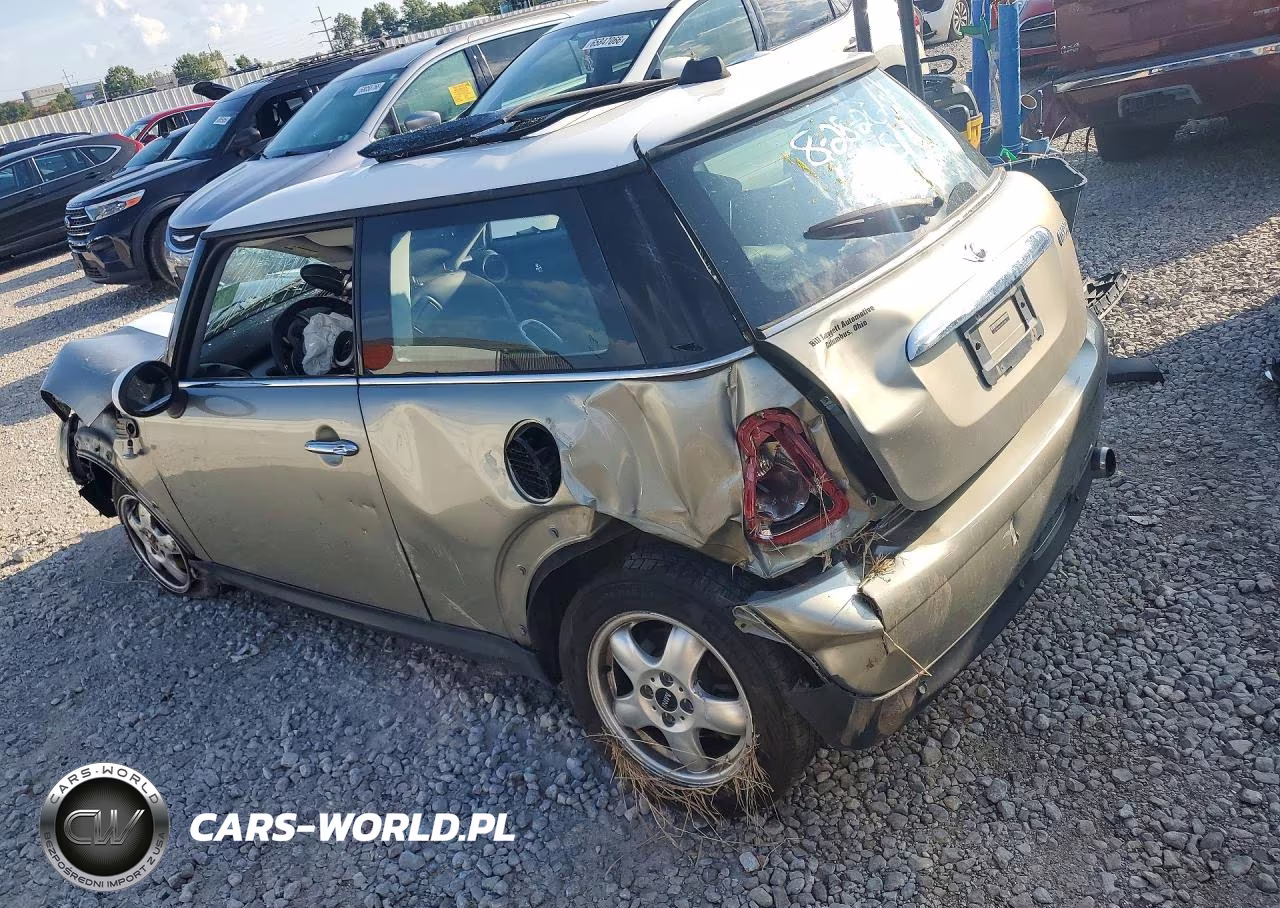 2008 Mini Cooper VIN:WMWMF33548TT67628 - 2
