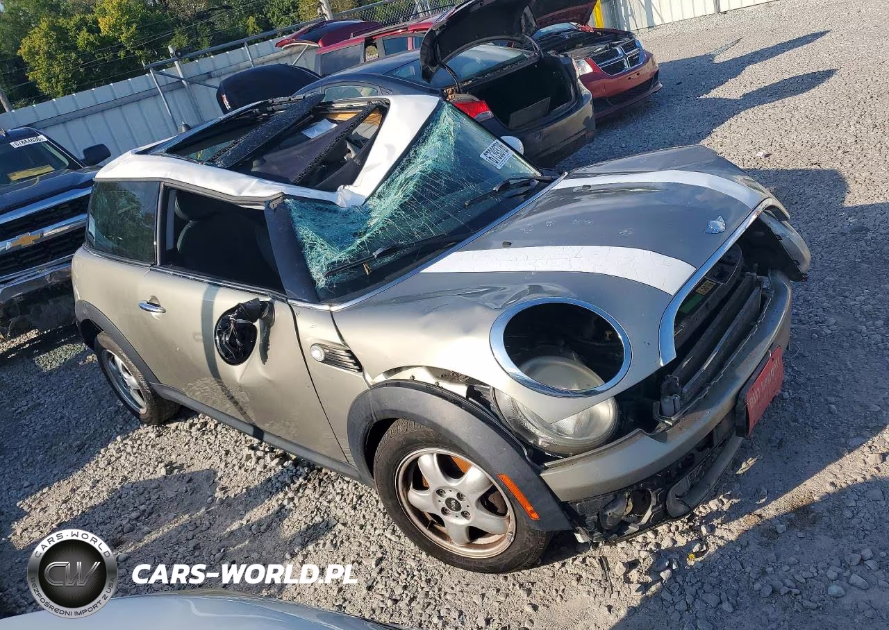 2008 Mini Cooper VIN:WMWMF33548TT67628 - 4
