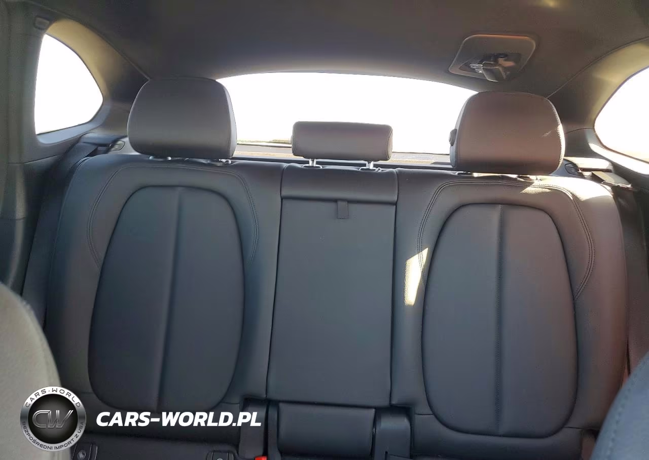 2018 BMW X1 Sdrive28I VIN:WBXHU7C34J3H43479 - 10