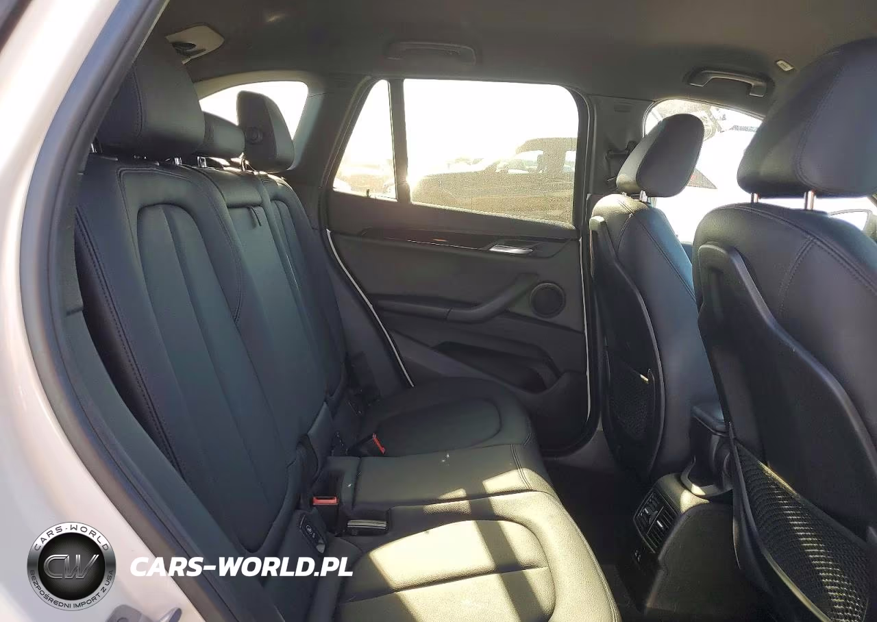 2018 BMW X1 Sdrive28I VIN:WBXHU7C34J3H43479 - 11