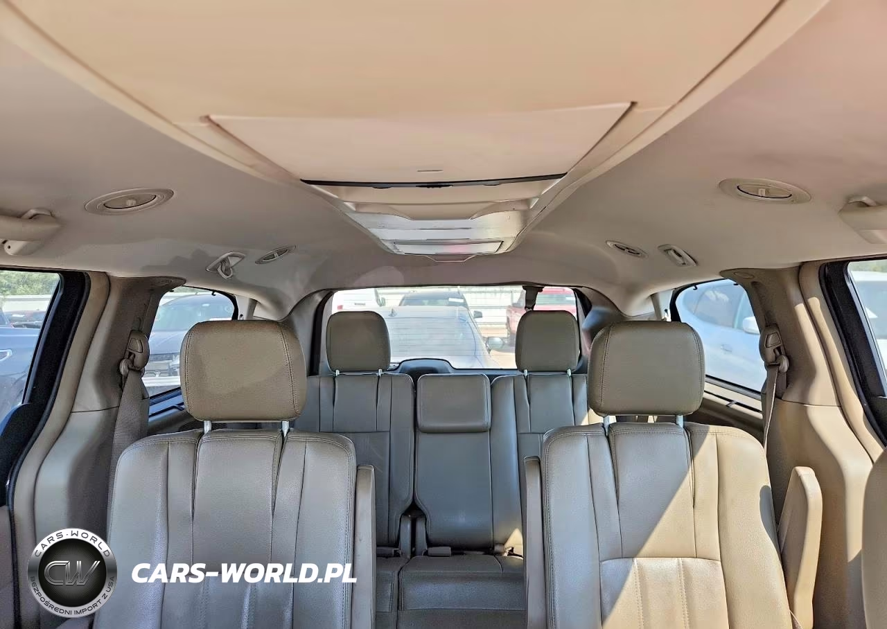 2015 Chrysler Town & Country Touring VIN:2C4RC1BG2FR505602 - 10