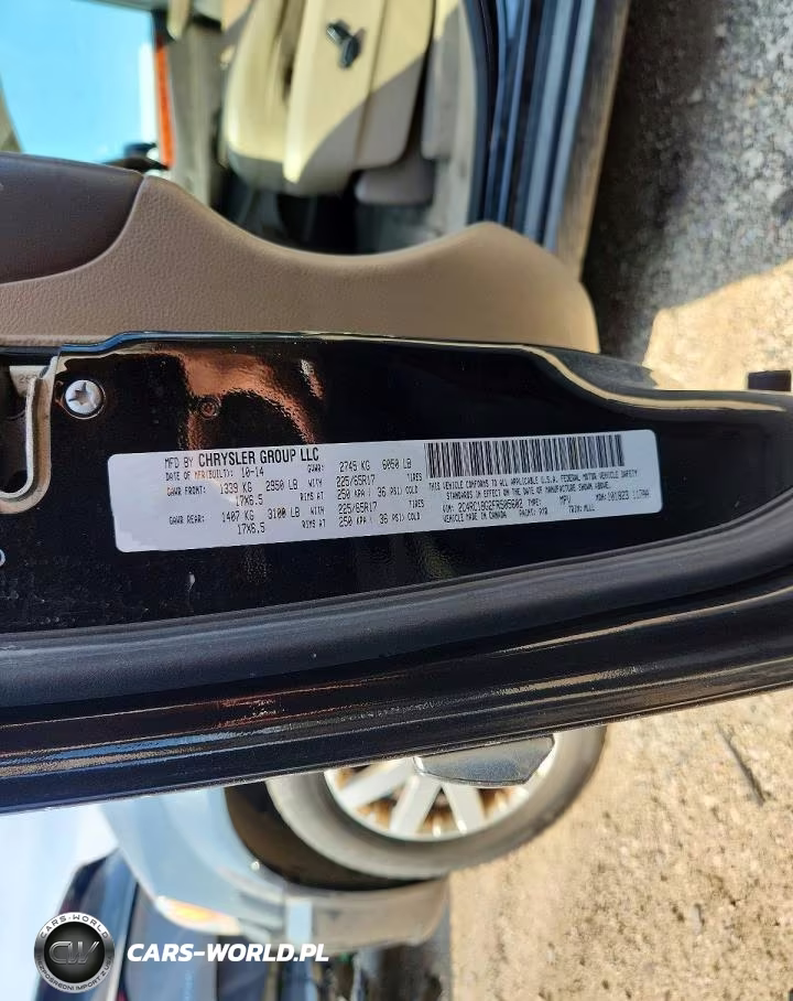 2015 Chrysler Town & Country Touring VIN:2C4RC1BG2FR505602 - 13