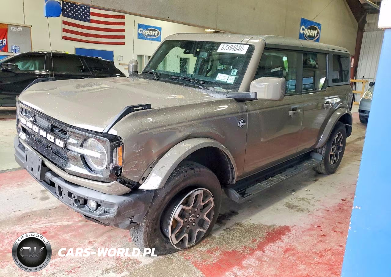 2025 Ford Bronco Outer Banks – zdjęcie 1 z 12