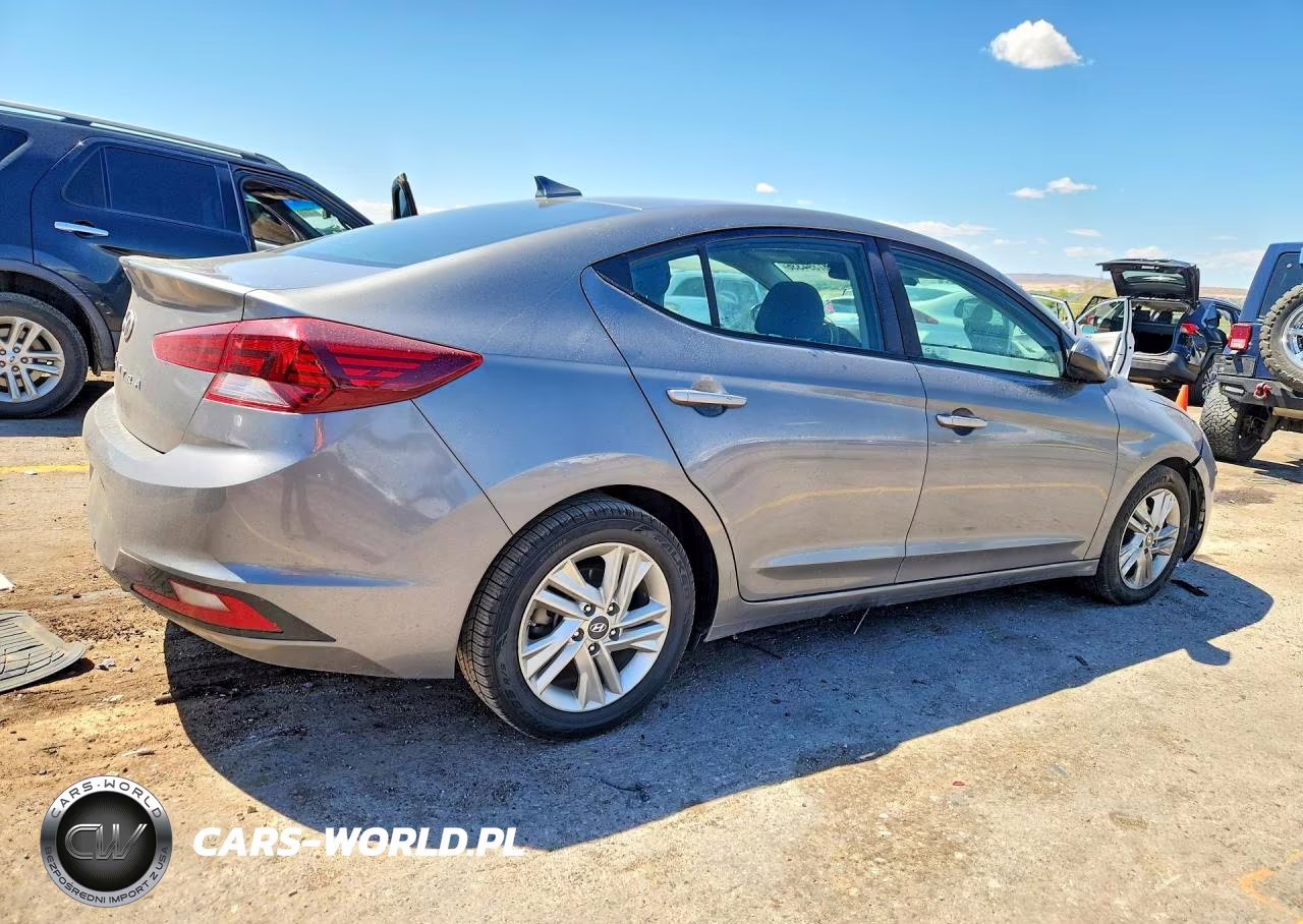 2020 Hyundai Elantra Sel VIN:5NPD84LFXLH508484 - 3