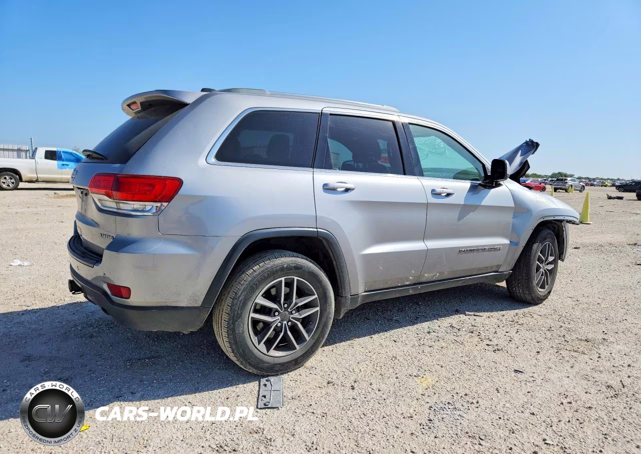 2019 Jeep Grand Cherokee Laredo VIN:1C4RJEAG2KC646848 - 3