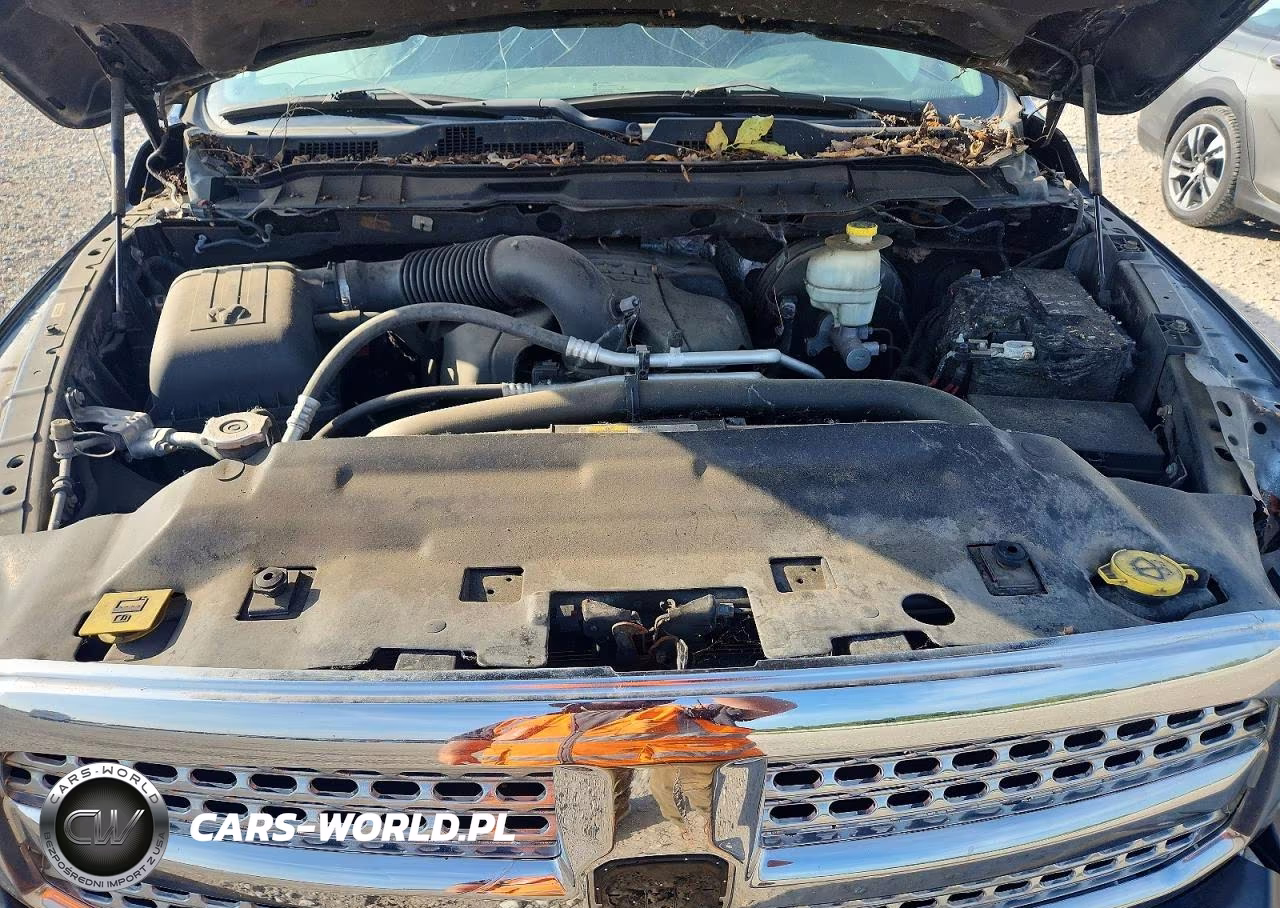 2015 Ram 1500 Laramie VIN:1C6RR7VT1FS707864 - 11