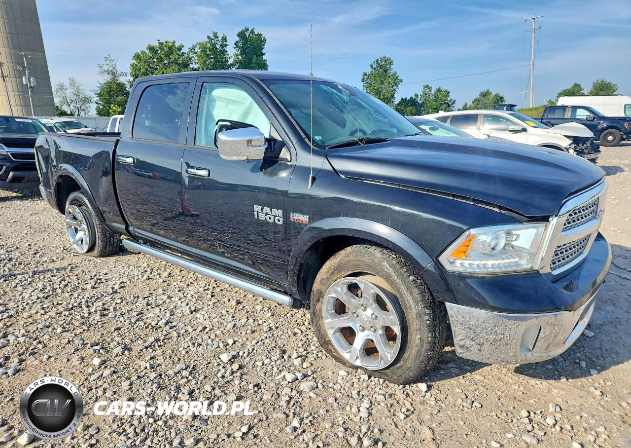 2015 Ram 1500 Laramie VIN:1C6RR7VT1FS707864 - 4