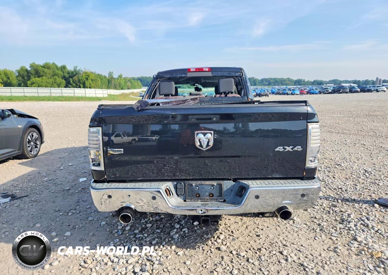 2015 Ram 1500 Laramie VIN:1C6RR7VT1FS707864 - 6