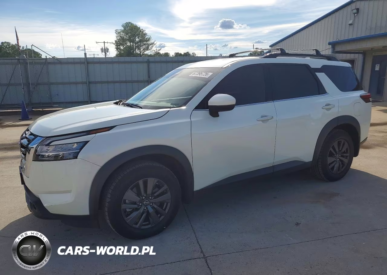 2022 Nissan Pathfinder Sv