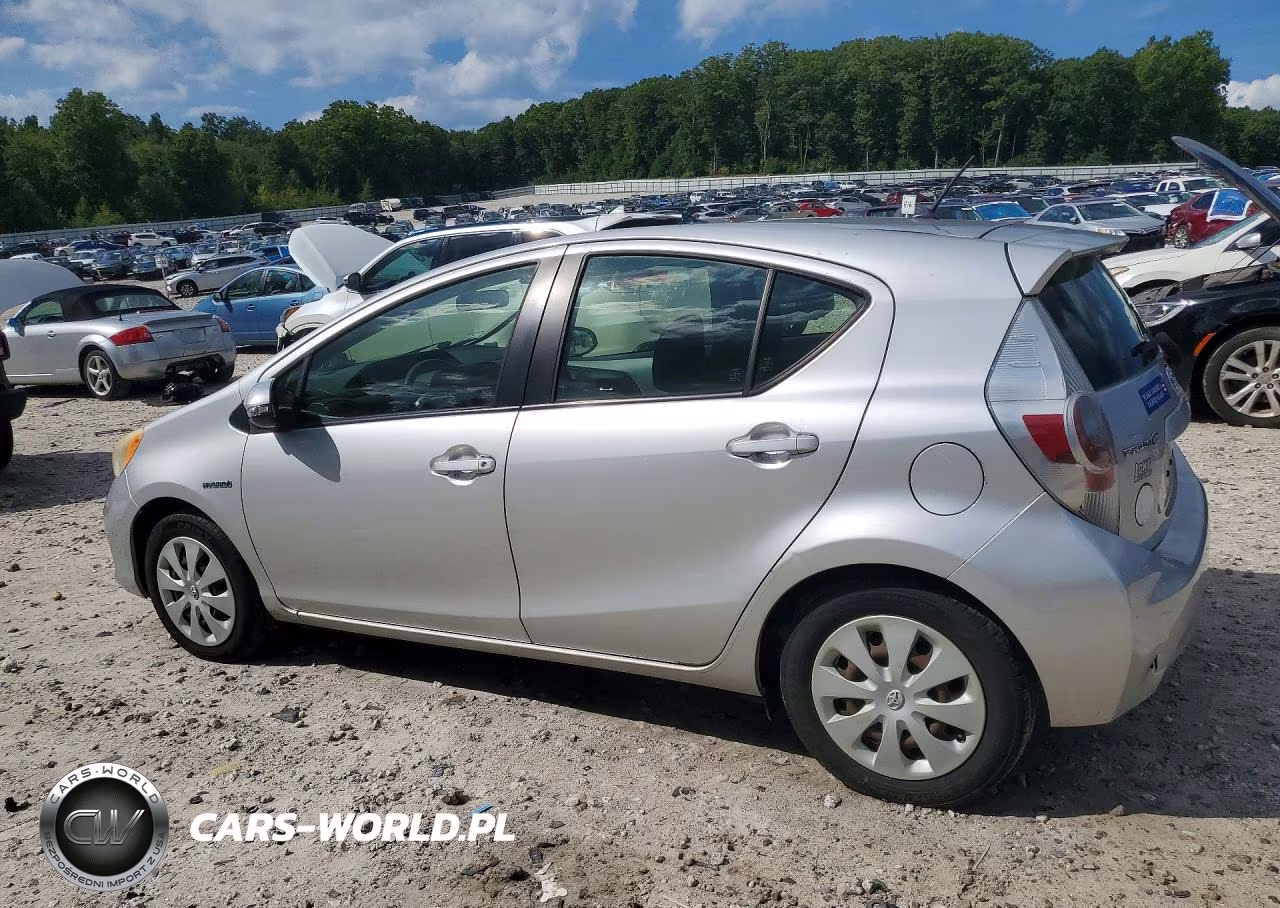 2013 Toyota Prius C Two VIN:JTDKDTB39D1539299 - 2