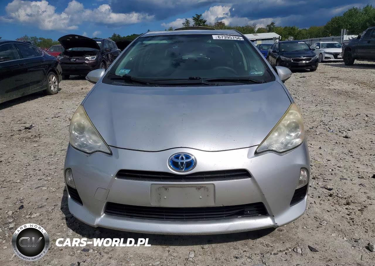 2013 Toyota Prius C Two VIN:JTDKDTB39D1539299 - 5