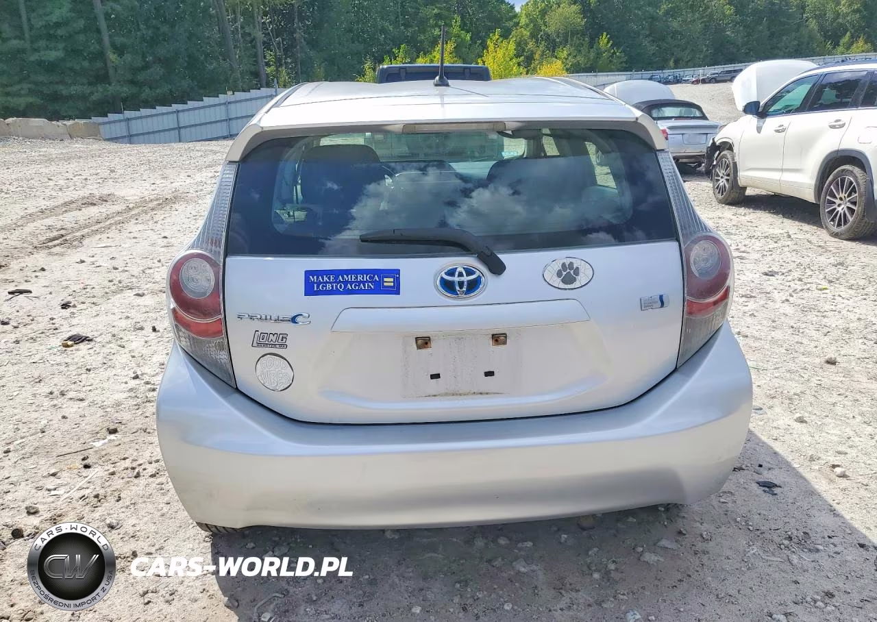2013 Toyota Prius C Two VIN:JTDKDTB39D1539299 - 6