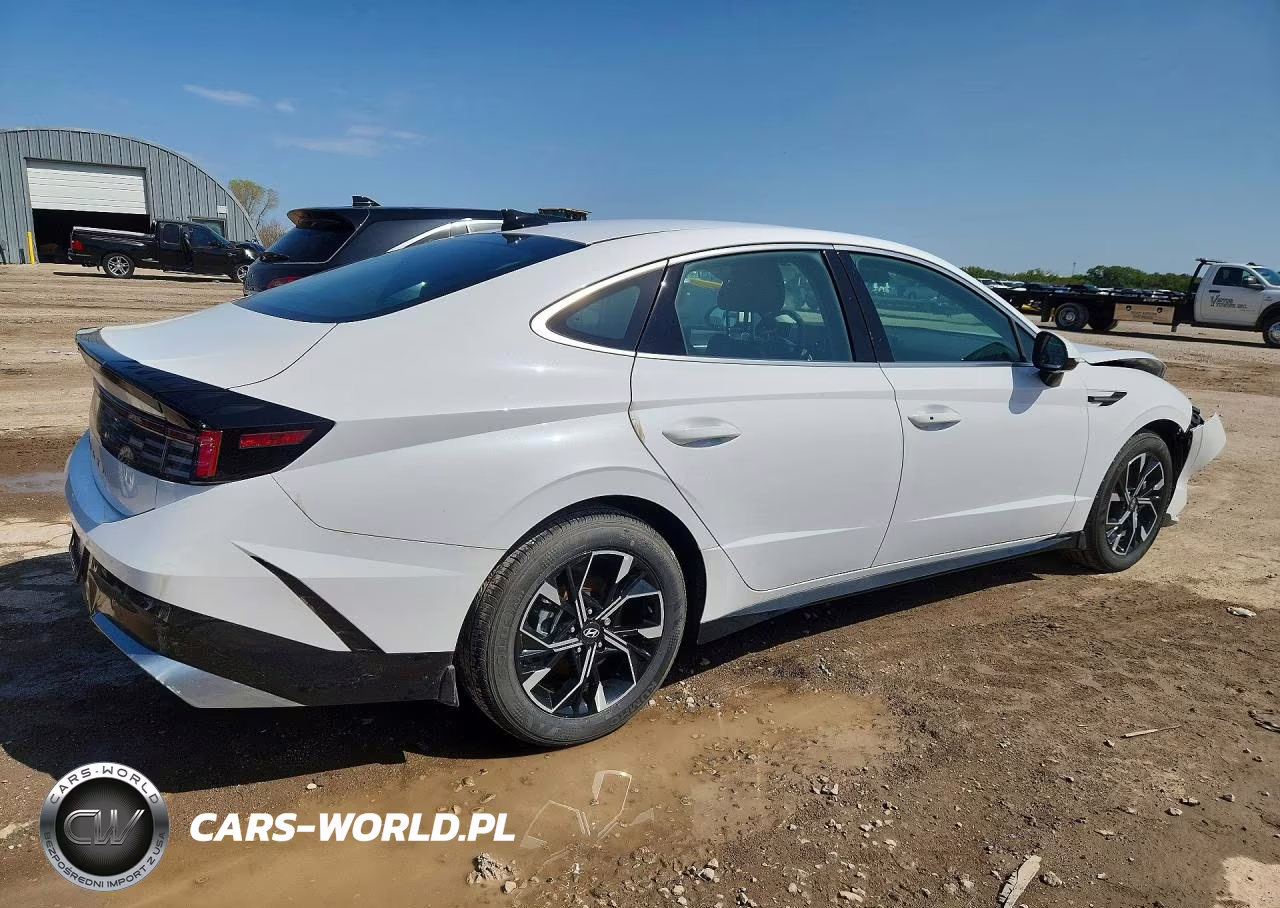 2025 Hyundai Sonata Sel VIN:KMHL64JA4SA490235 - 3