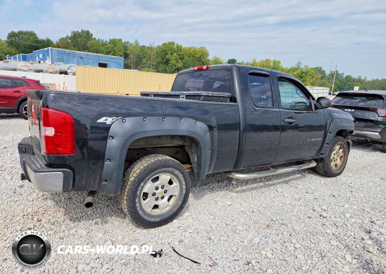 2013 Chevrolet Silverado K1500 VIN:1GCRKPEA0DZ105649 - 3